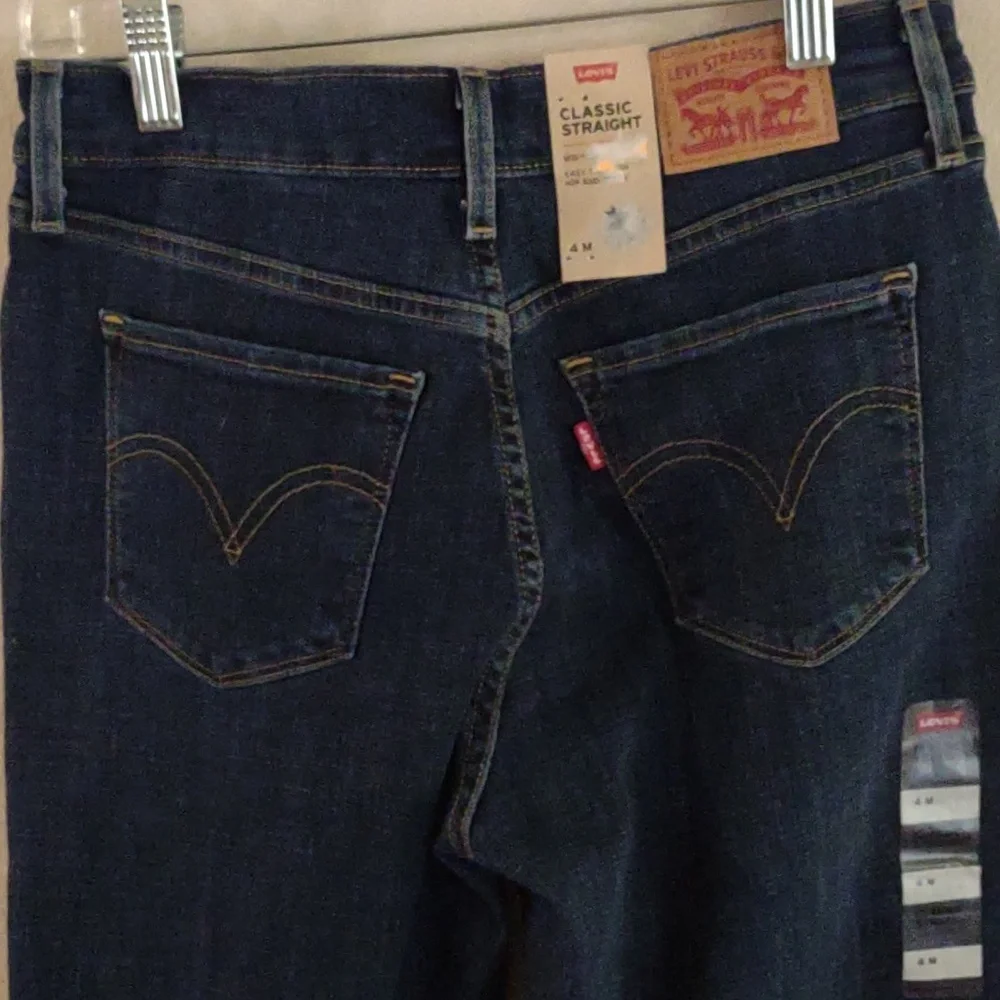 🆕 Levi's Sculpt Classic Straight mid rise Jeans Size 4 - Picture 6 of 10